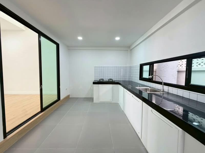 สรานนท์ ติวานนท์-ปากเกร็ด, Nonthaburi, Bang Phut, Pak Kret, Nonthaburi, 4 Bedrooms, 220 sqm, Townhouse For Sale, by Angsanaporn D, 500385050 - DDproperty.com