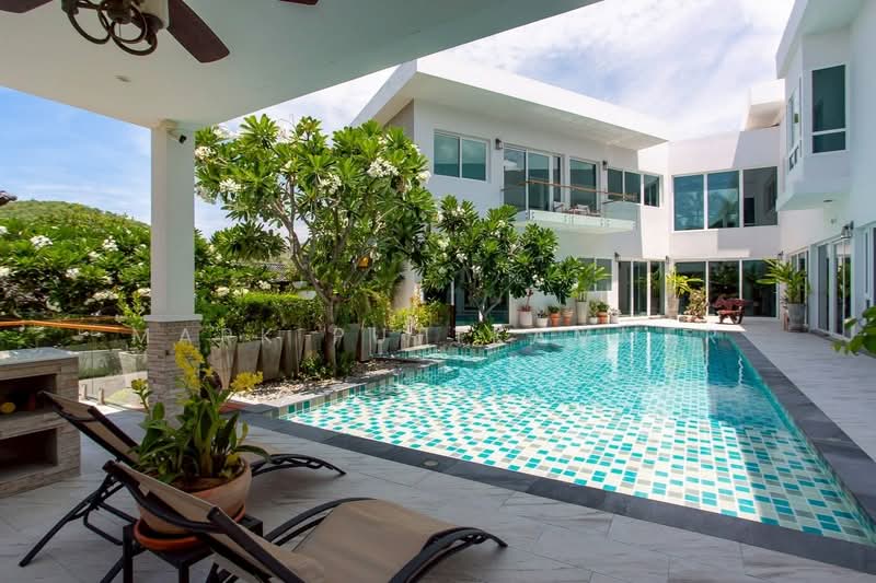 Palm Hills Golf Club and Residence, Phetchaburi, 1444 Phet Kasem Rd, Cha-am, Cha-Am, Phetchaburi, 6 Bedrooms, 650 sqm, Villa For Sale, by Mark Puttkammer, 500385136 - DDproperty.com