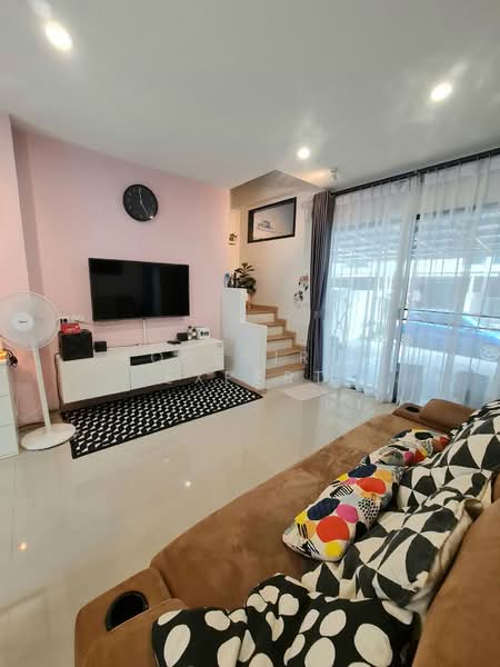Time Home 2 Suanluang-Onnut, Bangkok, Kanchanaphisek Road, Dok Mai, Prawet, Bangkok, 3 Bedrooms, 144 sqm, Townhouse For Rent, by Rosesirin Expert, 500385179 - DDproperty.com