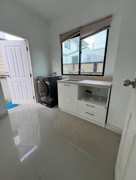 Modi Villa Ladkrabang-Suvarnabhumi, Chachoengsao, Luang Phaeng Road, Khlong Luang Phaeng, Muang Chachoengsao, Chachoengsao, 3 Bedrooms, 144 sqm, Townhouse For Rent, by Home4rent, 500385184 - DDproperty.com