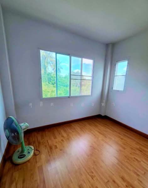 ให้เช่าบ้านแฝด ม.เมโทรปาร์ค ใกล้ ม.เกษตรฯ ศรีราชา, Chon Buri (Pattaya), Thung Suk La, Si Racha, Chon Buri (Pattaya), 3 Bedrooms, 100 sqm, Semi-Detached House (Twin House) For Rent, by Dusit Saengfa, 500385224 - DDproperty.com
