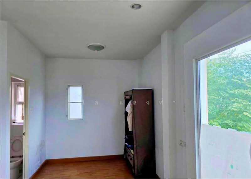ให้เช่าบ้านแฝด ม.เมโทรปาร์ค ใกล้ ม.เกษตรฯ ศรีราชา, Chon Buri (Pattaya), Thung Suk La, Si Racha, Chon Buri (Pattaya), 3 Bedrooms, 100 sqm, Semi-Detached House (Twin House) For Rent, by Dusit Saengfa, 500385224 - DDproperty.com