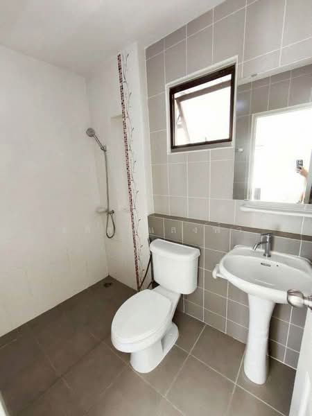 ให้เช่าบ้านแฝด ม.เฮ้าส์ออฟคานารี สวนเสือ ศรีราชา, Chon Buri (Pattaya), Surasak, Si Racha, Chon Buri (Pattaya), 3 Bedrooms, 150 sqm, Semi-Detached House (Twin House) For Rent, by Dusit Saengfa, 500385247 - DDproperty.com