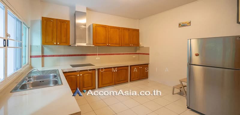 Home Office 6 Bedrooms House for Rent in Sukhumvit, Bangkok near BTS Ekkamai, Bangkok, Khlong Tan Nua, Watthana, Bangkok, 6 Bedrooms, 150 sqm, Single Detached House For Rent, by Accom Asia, 500385265 - DDproperty.com