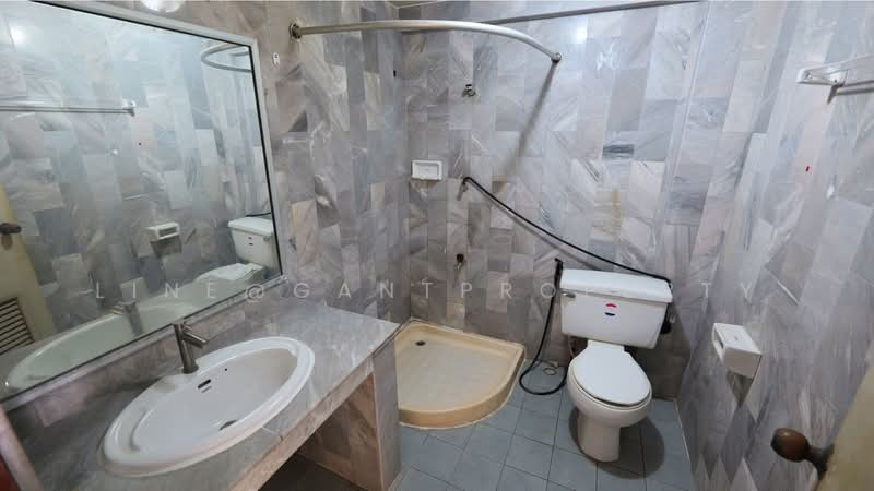 Happy Land Ville, Bangkok, 111 Soi Lasalle 32, Bang Na, Bang Na, Bangkok, 4 Bedrooms, 220 sqm, Townhouse For Sale, by Line@GantProperty, 500385270 - DDproperty.com