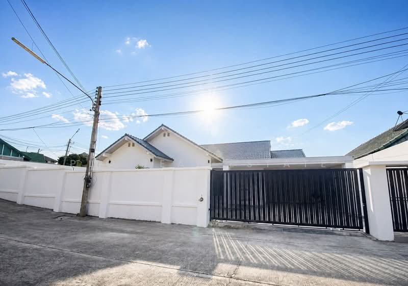 Newly Renovated Pool Villa for Sale Khao Noi East Pattaya, Chon Buri (Pattaya), Bang Lamung, Bang Lamung (Pattaya), Chon Buri (Pattaya), 3 Bedrooms, 528 sqm, Villa For Sale, by PLC real estate, 500385275 - DDproperty.com