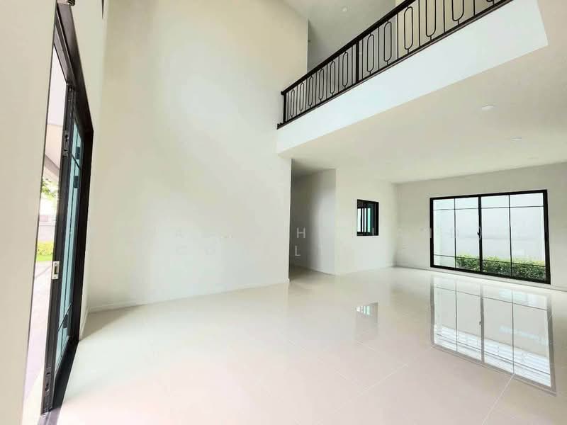 บ้านเดี่ยวหรู 4 ห้องนอน กรุงเทพกรีฑา ใกล้สุวรรณภูมิและมอเตอร์เวย์, กรุงเทพ, คลองสามประเวศ, ลาดกระบัง, กรุงเทพ, 300 ตร.ม., บ้านเดี่ยว ขาย, โดย Fazwaz (Thailand) Co., Ltd., 500385316 - DDproperty.com
