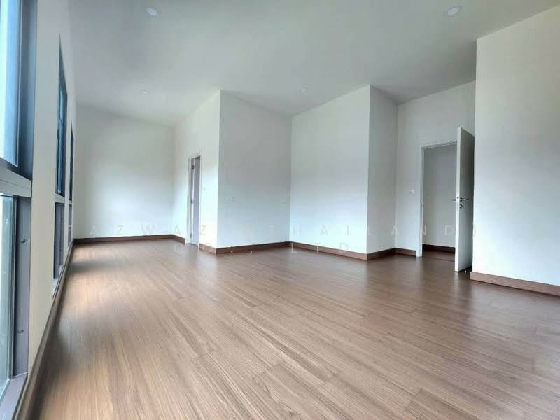 บ้านเดี่ยวหรู 4 ห้องนอน กรุงเทพกรีฑา ใกล้สุวรรณภูมิและมอเตอร์เวย์, กรุงเทพ, คลองสามประเวศ, ลาดกระบัง, กรุงเทพ, 300 ตร.ม., บ้านเดี่ยว ขาย, โดย Fazwaz (Thailand) Co., Ltd., 500385316 - DDproperty.com