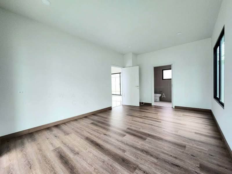 บ้านเดี่ยวหรู 4 ห้องนอน กรุงเทพกรีฑา ใกล้สุวรรณภูมิและมอเตอร์เวย์, กรุงเทพ, คลองสามประเวศ, ลาดกระบัง, กรุงเทพ, 300 ตร.ม., บ้านเดี่ยว ขาย, โดย Fazwaz (Thailand) Co., Ltd., 500385316 - DDproperty.com