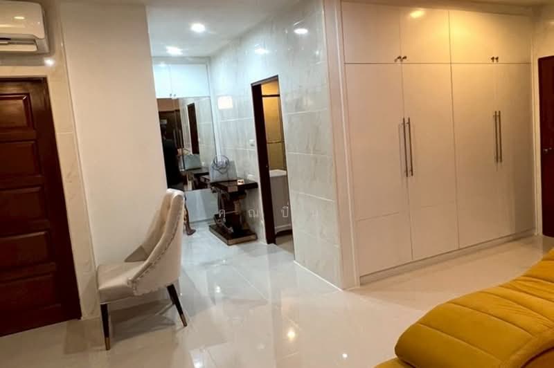 Baan Klang Krung Resort (Ratchada 7), Bangkok, 7 Ratchadaphisek Road, Din Daeng, Bangkok, 1 Bedroom, 72 sqm, Condo For Sale, by คุณปิ่น, 500385375 - DDproperty.com