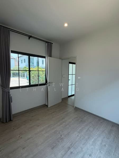 Saransiri Ramkhamhaeng, Bangkok, Khlong Song Ton Nun, Lat Krabang, Bangkok, 4 Bedrooms, 150 sqm, Single Detached House For Sale, by Fazwaz (Thailand) Co., Ltd., 500385447 - DDproperty.com