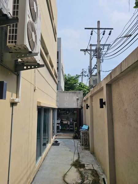 Noble Cube Pattanakarn, Bangkok, Phatthanakan Road, Suan Luang, Bangkok, 3 Bedrooms, 175 sqm, Townhouse For Sale, by Usuma Usumachat, 500385504 - DDproperty.com