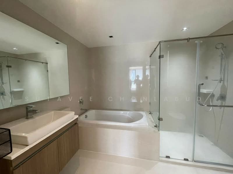 Vtara Sukhumvit 36, Bangkok, 118 Soi Saen Sabai, Phra Kanong, Khlong Toei, Bangkok, 2 Bedrooms, 60 sqm, Condo For Rent, by Sutavee Chonlabud, 500385556 - DDproperty.com