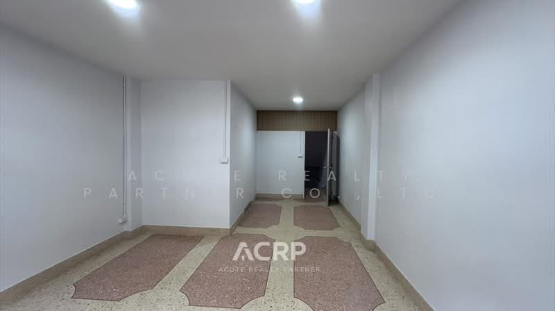Newly Renovated 4-Storey Commercial Building for Rent – Prime Location Near MRT Yaek Fai Chai, Bangkok, Ban Chang Lo, Bangkok Noi, Bangkok, , 200 sqm, Shophouse For Rent, by Acute Realty Partner Co.,Ltd., 500385609 - DDproperty.com