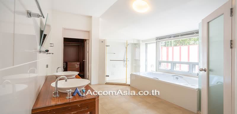 Private Swimming Pool 3 Bedrooms House for Rent in New Phetchaburi, Bangkok, Bangkok, Bang Kapi, Huai Khwang, Bangkok, 3 Bedrooms, 380 sqm, Single Detached House For Rent, by บริษัท แอคคอม เอเซีย จำกัด, 500385709 - DDproperty.com