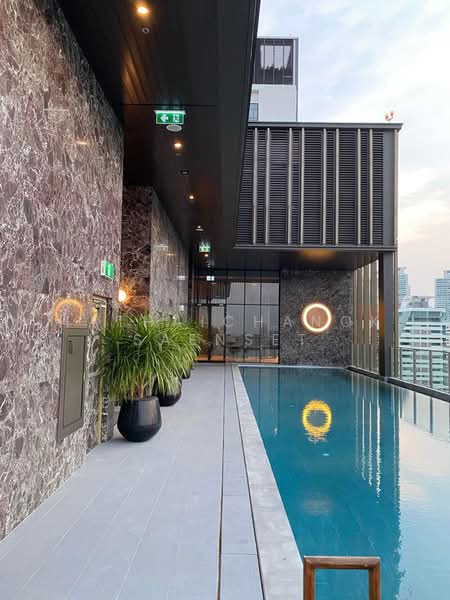 Noble Around Sukhumvit 33, Bangkok, 17 Soi Sukhumvit 33, Khlong Tan Nua, Watthana, Bangkok, 1 Bedroom, 28 sqm, Condo For Rent, by Hathaichanok Saenset, 500385724 - DDproperty.com