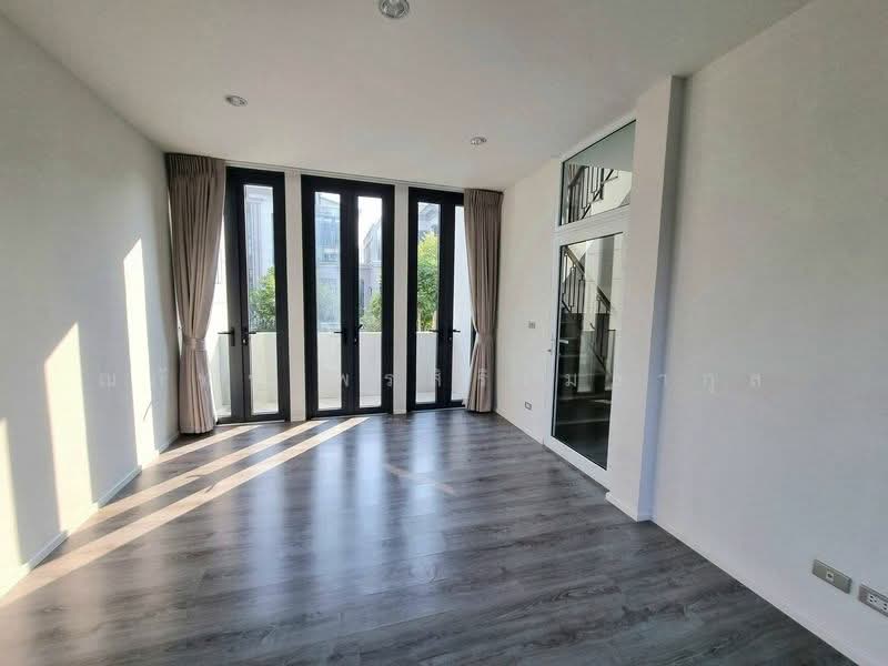 The Sonne Srinakarin-Bangna, Bangkok, Soi Chumchon Mahat Thai 3, Bangna-Trad Road, Dok Mai, Prawet, Bangkok, 4 Bedrooms, 245 sqm, Single Detached House For Sale, by ณภัทร พรสิริเมธากุล, 500385896 - DDproperty.com