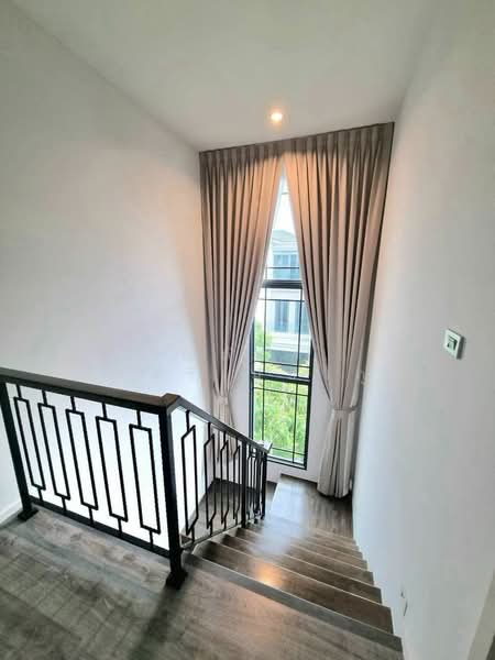 The Sonne Srinakarin-Bangna, Bangkok, Soi Chumchon Mahat Thai 3, Bangna-Trad Road, Dok Mai, Prawet, Bangkok, 4 Bedrooms, 245 sqm, Single Detached House For Sale, by ณภัทร พรสิริเมธากุล, 500385896 - DDproperty.com