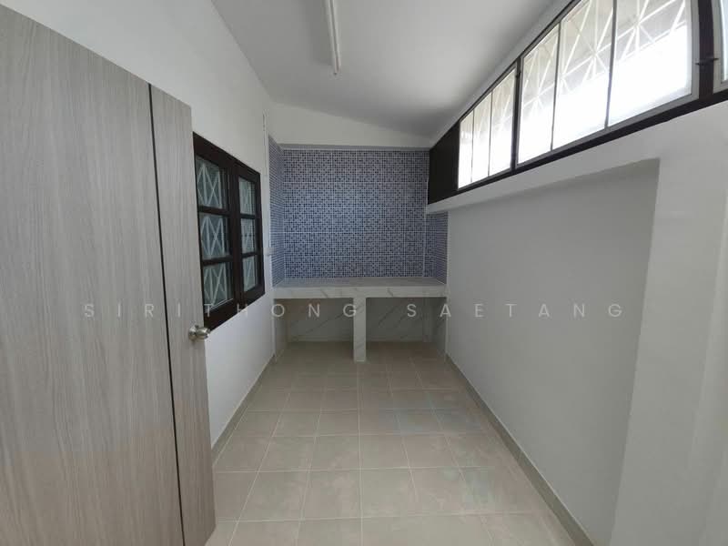 Phet Villa Village, Mueang Chonburi, Townhouse 2 story 24 sq.wa 4 Beds 2 Baths, Chon Buri (Pattaya), 344, Nong Ri, Muang Chon Buri, Chon Buri (Pattaya), 4 Bedrooms, 170 sqm, Townhouse For Sale, by Sirithong Saetang, 500386054 - DDproperty.com