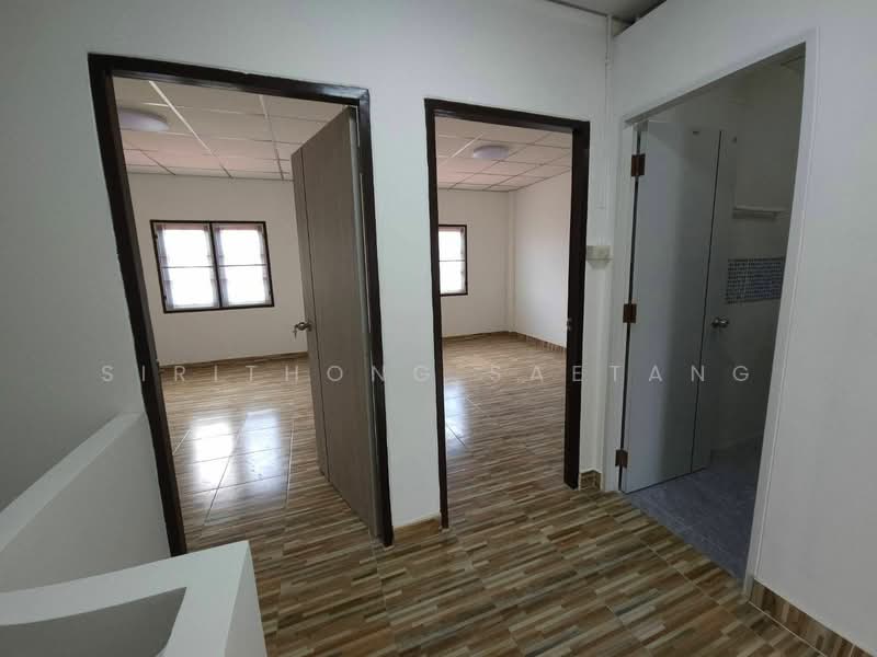 Phet Villa Village, Mueang Chonburi, Townhouse 2 story 24 sq.wa 4 Beds 2 Baths, Chon Buri (Pattaya), 344, Nong Ri, Muang Chon Buri, Chon Buri (Pattaya), 4 Bedrooms, 170 sqm, Townhouse For Sale, by Sirithong Saetang, 500386054 - DDproperty.com