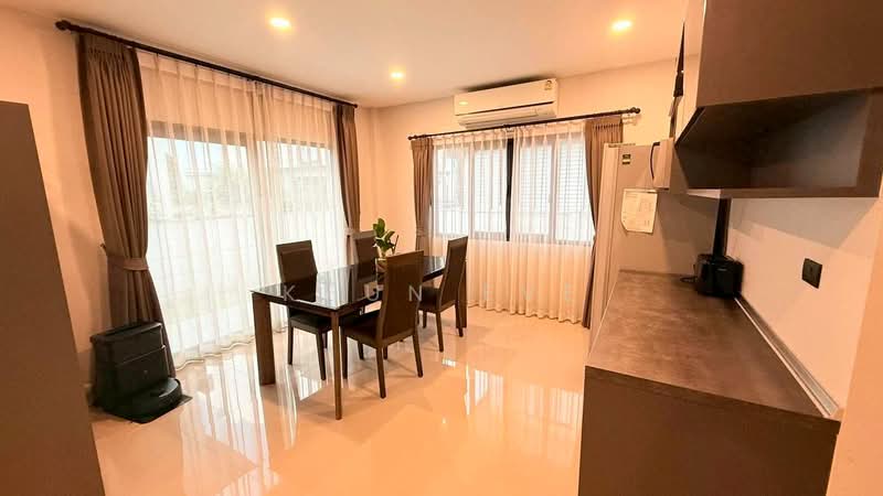 Centro Wongwaen-Chatuchot (เซนโทร วงแหวน-จตุโชติ), กรุงเทพ, ซอยวงศกร 1 ถนนคู่ขนานกาญจนาภิเษก, สามวาตะวันตก, คลองสามวา, กรุงเทพ, 175 ตร.ม., บ้านเดี่ยว ให้เช่า, โดย Khun Eve, 500386091 - DDproperty.com