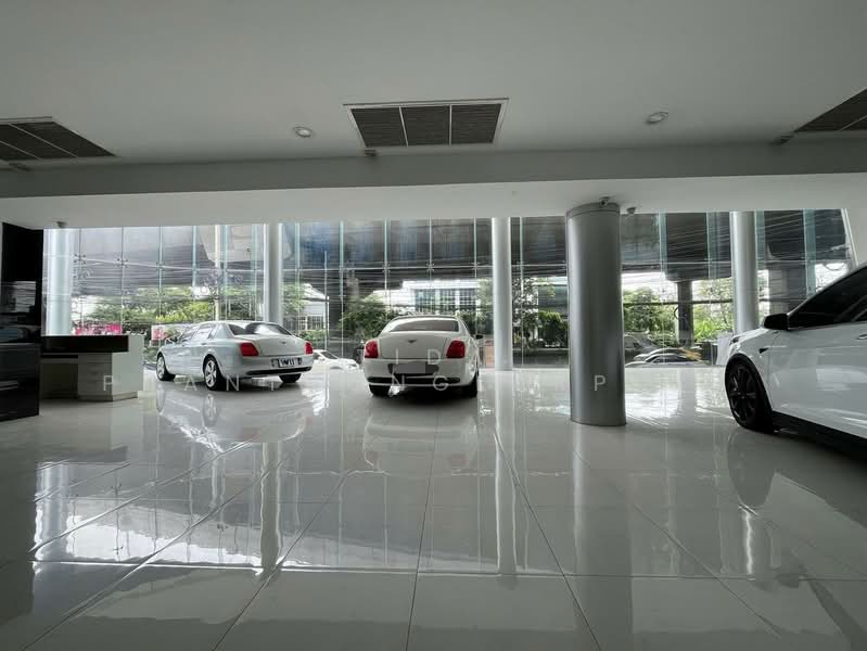 or Rent: Car Showroom, Rama 9, 900 sq.m., Bangkok, Suan Luang, Suan Luang, Bangkok, , 900 sqm, Office Space For Rent, by Tida phanthonglarptawee, 500386151 - DDproperty.com