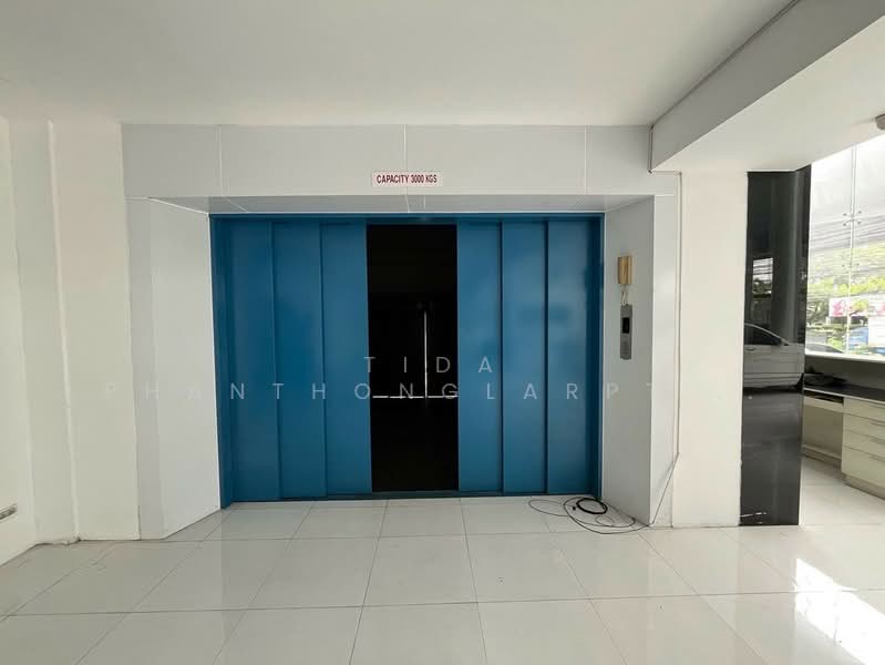 or Rent: Car Showroom, Rama 9, 900 sq.m., Bangkok, Suan Luang, Suan Luang, Bangkok, , 900 sqm, Office Space For Rent, by Tida phanthonglarptawee, 500386151 - DDproperty.com