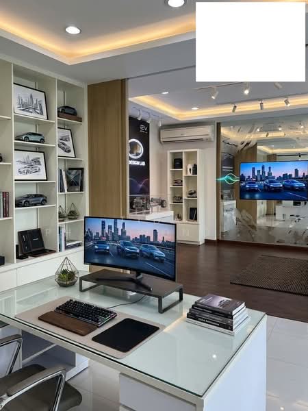 or Rent: Car Showroom, Rama 9, 900 sq.m., Bangkok, Suan Luang, Suan Luang, Bangkok, , 900 sqm, Office Space For Rent, by Tida phanthonglarptawee, 500386151 - DDproperty.com