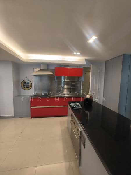 The Clover Thonglor Residence, Bangkok, Soi Sukhumvit 55, Khlong Tan Nua, Watthana, Bangkok, 3 Bedrooms, 120 sqm, Condo For Sale, by Manapong Phromphitak, 500386264 - DDproperty.com
