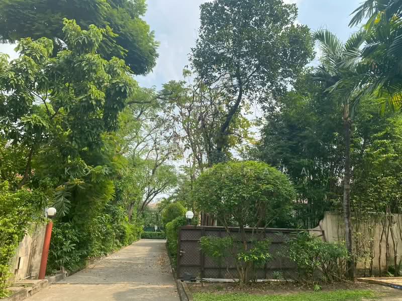 ให้เช่าบ้าน ซอยศูนย์วิจัย ใกล้ โรงพยาบาลกรุงเทพ, Bangkok, Bang Kapi, Huai Khwang, Bangkok, 3 Bedrooms, 450 sqm, Single Detached House For Rent, by Korn Thiptharat, 500386278 - DDproperty.com