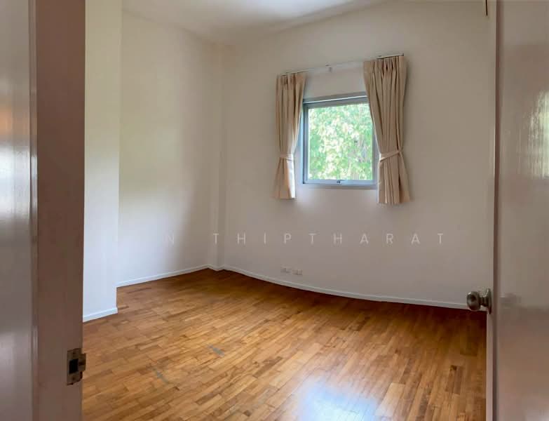 ให้เช่าบ้าน ซอยศูนย์วิจัย ใกล้ โรงพยาบาลกรุงเทพ, Bangkok, Bang Kapi, Huai Khwang, Bangkok, 3 Bedrooms, 450 sqm, Single Detached House For Rent, by Korn Thiptharat, 500386278 - DDproperty.com