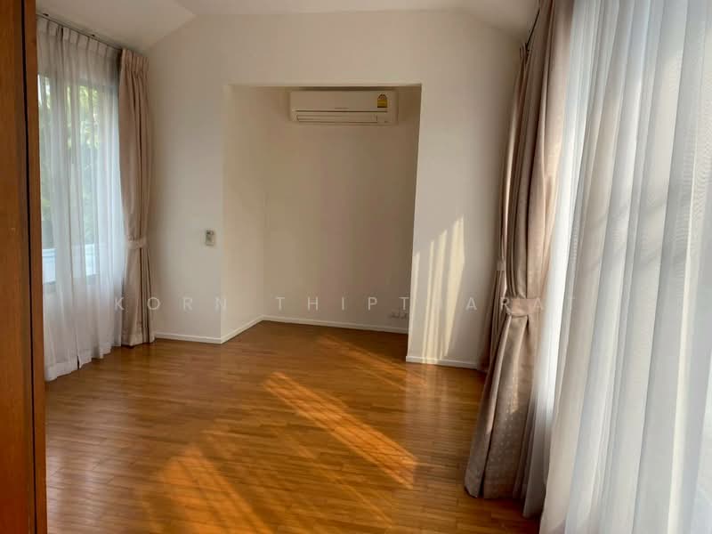 ให้เช่าบ้าน ซอยศูนย์วิจัย ใกล้ โรงพยาบาลกรุงเทพ, Bangkok, Bang Kapi, Huai Khwang, Bangkok, 3 Bedrooms, 450 sqm, Single Detached House For Rent, by Korn Thiptharat, 500386278 - DDproperty.com