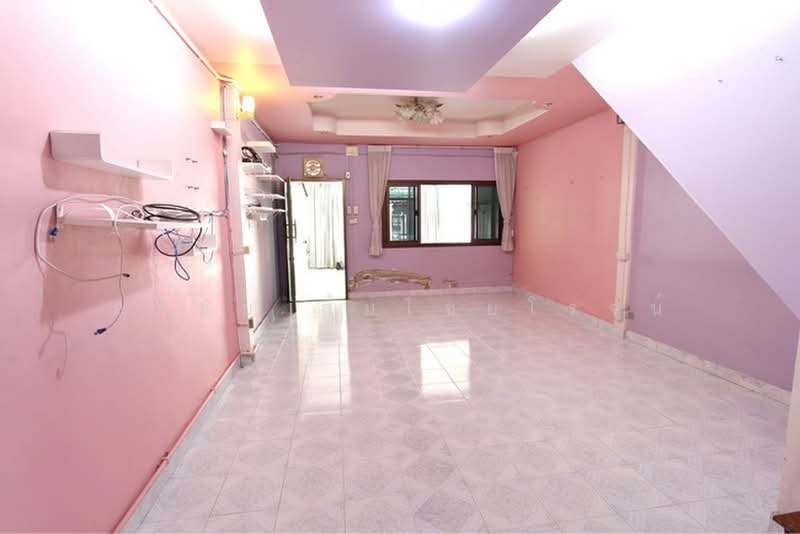 ฐิติพร 1 รามคำแหง 98, Bangkok, รามคำแหง 98, Saphan Sung, Bangkok, 3 Bedrooms, 140 sqm, Townhouse For Sale, by อภิชัย ลิ้มไชยโรจน์, 500386353 - DDproperty.com