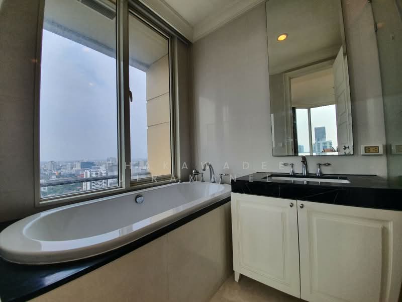 Royce Private Residences, Bangkok, 61 Soi Sukhumvit 31, Khlongtoei Nua, Watthana, Bangkok, 3 Bedrooms, 143 sqm, Condo For Rent, by Phakawadee Jiramanee, 500386385 - DDproperty.com