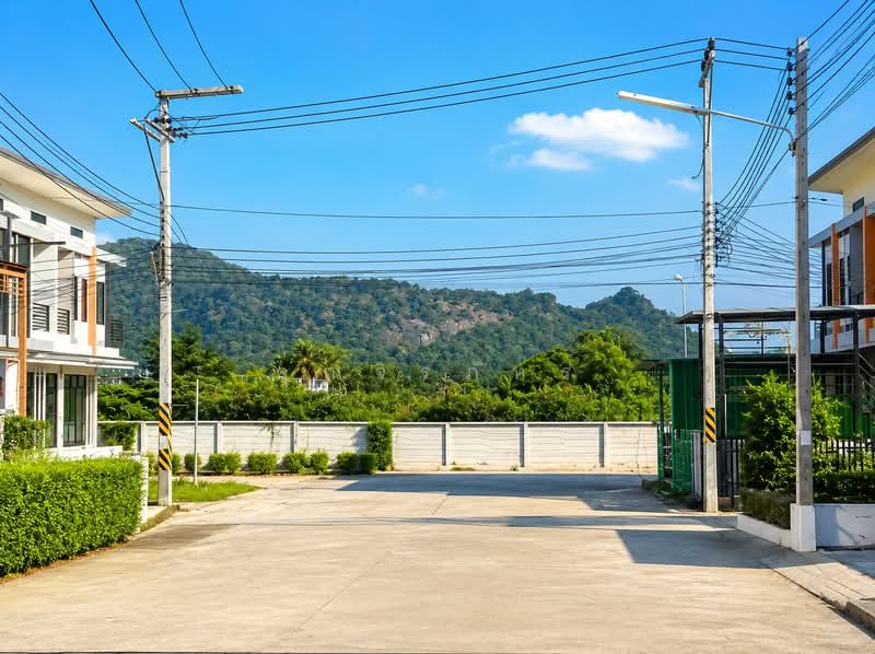 ขายอาคารพาณิชย์ 2 ชั้น เพลินซิตี้ หัวหิน 105 ใกล้หาดเขาเต่า สภาพใหม่ พร้อมโอน 2.3 ล้านบาท, ประจวบคีรีขันธ์, วังก์พง, ปราณบุรี, ประจวบคีรีขันธ์, 140 ตร.ม., ตึกแถว-อาคารพาณิชย์ ขาย, โดย คุณจิรภัทร, 500386387 - DDproperty.com
