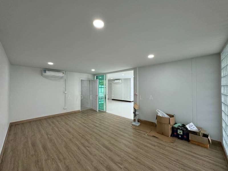 Baan Chatklao Villa, Bangkok, Khlong Kum, Bueng Kum, Bangkok, 3 Bedrooms, 288 sqm, Townhouse For Rent, by Agent Pla, 500386411 - DDproperty.com