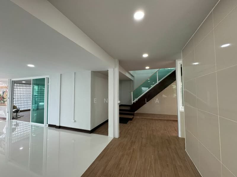 บ้านฉัตรเกล้า วิลล่า : Baan Chatklao Villa, กรุงเทพ, คลองกุ่ม, บึงกุ่ม, กรุงเทพ, 288 ตร.ม., ทาวน์เฮ้าส์ ให้เช่า, โดย Agent Pla, 500386411 - DDproperty.com