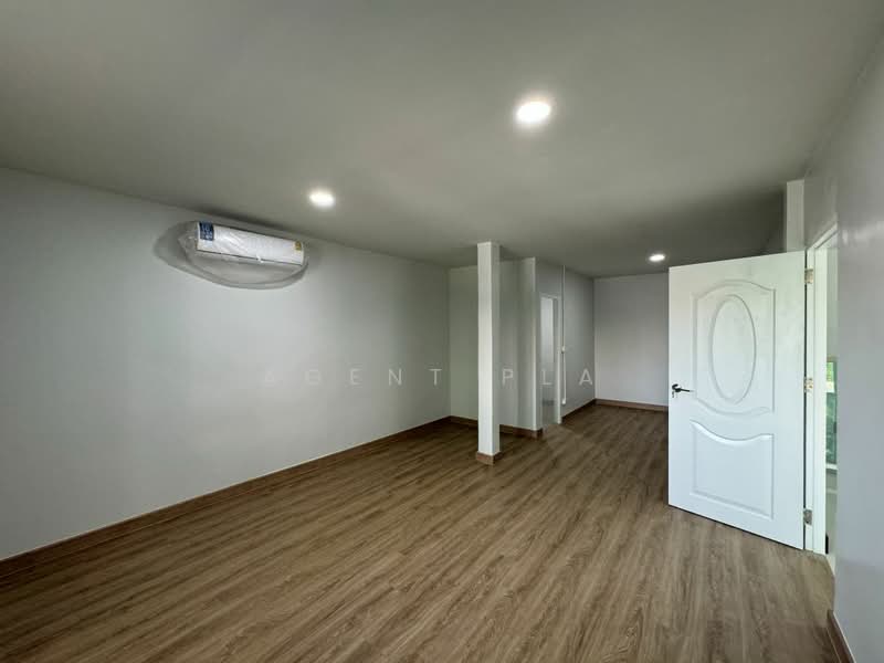 Baan Chatklao Villa, Bangkok, Khlong Kum, Bueng Kum, Bangkok, 3 Bedrooms, 288 sqm, Townhouse For Rent, by Agent Pla, 500386411 - DDproperty.com