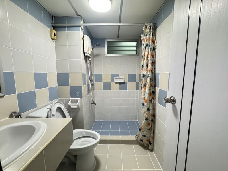 Lumpini Center Ladprao 111, Bangkok, 60-127 Soi Lat Phrao 111, Khlong Chan, Bang Kapi, Bangkok, 2 Bedrooms, 62 sqm, Condo For Sale, by Songpol Sittiwongwanich, 500386436 - DDproperty.com