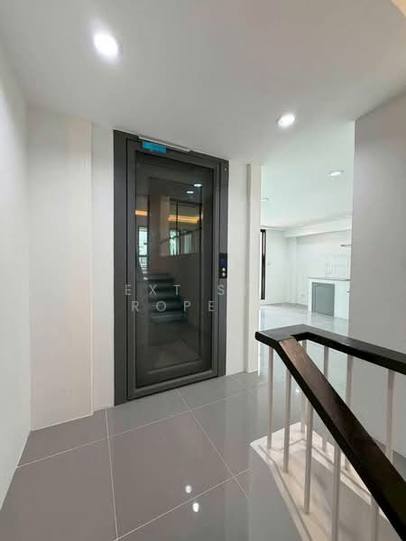 Prominent Place Sukhumvit 101, Bangkok, สุขุมวิท, Bang Chak, Phra Khanong, Bangkok, 4 Bedrooms, 280 sqm, Townhouse For Sale, by Next Step Property, 500386473 - DDproperty.com