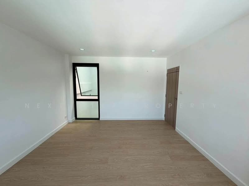 Prominent Place Sukhumvit 101, Bangkok, สุขุมวิท, Bang Chak, Phra Khanong, Bangkok, 4 Bedrooms, 280 sqm, Townhouse For Sale, by Next Step Property, 500386473 - DDproperty.com
