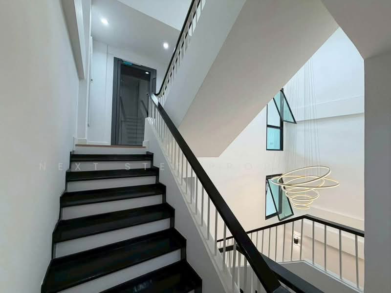 Prominent Place Sukhumvit 101, Bangkok, สุขุมวิท, Bang Chak, Phra Khanong, Bangkok, 4 Bedrooms, 280 sqm, Townhouse For Sale, by Next Step Property, 500386473 - DDproperty.com