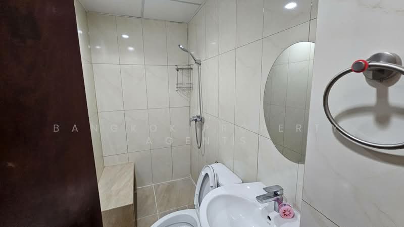 Rishi Court, Bangkok, 47 Soi Sukhumvit 15, Khlongtoei Nua, Watthana, Bangkok, 3 Bedrooms, 200 sqm, Condo For Rent, by BANGKOK PROPERTY AGENTS, 500386519 - DDproperty.com