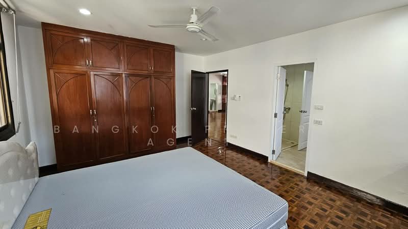 Rishi Court, Bangkok, 47 Soi Sukhumvit 15, Khlongtoei Nua, Watthana, Bangkok, 3 Bedrooms, 200 sqm, Condo For Rent, by BANGKOK PROPERTY AGENTS, 500386519 - DDproperty.com