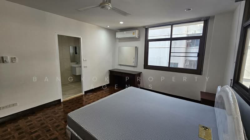 Rishi Court, Bangkok, 47 Soi Sukhumvit 15, Khlongtoei Nua, Watthana, Bangkok, 3 Bedrooms, 200 sqm, Condo For Rent, by BANGKOK PROPERTY AGENTS, 500386519 - DDproperty.com