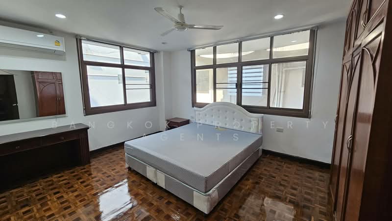 Rishi Court, Bangkok, 47 Soi Sukhumvit 15, Khlongtoei Nua, Watthana, Bangkok, 3 Bedrooms, 200 sqm, Condo For Rent, by BANGKOK PROPERTY AGENTS, 500386519 - DDproperty.com