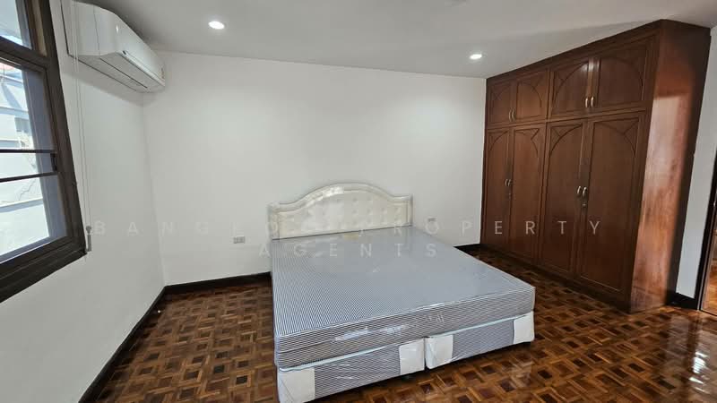 Rishi Court, Bangkok, 47 Soi Sukhumvit 15, Khlongtoei Nua, Watthana, Bangkok, 3 Bedrooms, 200 sqm, Condo For Rent, by BANGKOK PROPERTY AGENTS, 500386519 - DDproperty.com