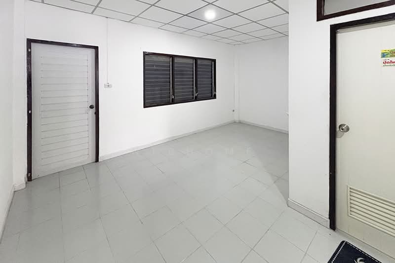 ทาวน์เฮ้าส์ 2 ชั้นครึ่งเล่นระดับ ซอยไทรม้า 11, Nonthaburi, Sai Ma, Muang Nonthaburi, Nonthaburi, 3 Bedrooms, 130 sqm, Townhouse For Sale, by NTBHOME, 500386536 - DDproperty.com