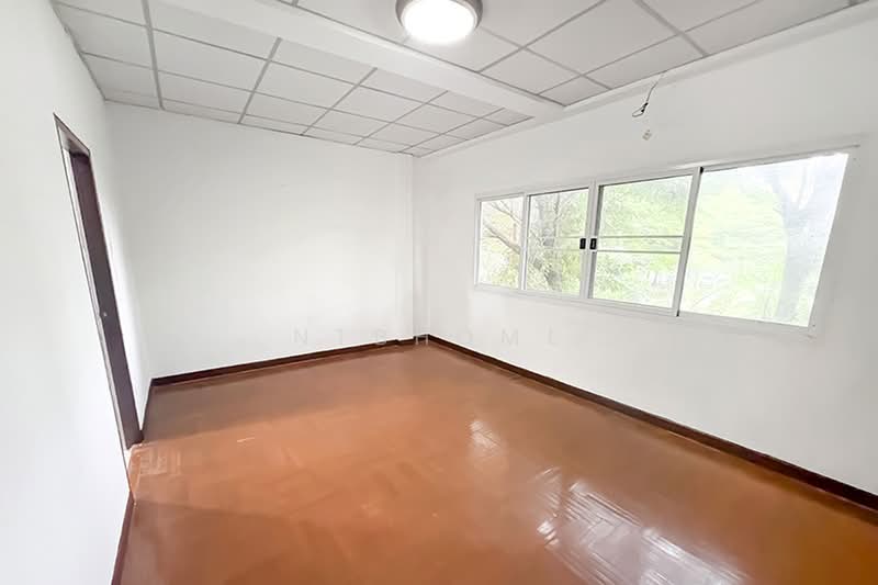 ทาวน์เฮ้าส์ 2 ชั้นครึ่งเล่นระดับ ซอยไทรม้า 11, Nonthaburi, Sai Ma, Muang Nonthaburi, Nonthaburi, 3 Bedrooms, 130 sqm, Townhouse For Sale, by NTBHOME, 500386536 - DDproperty.com