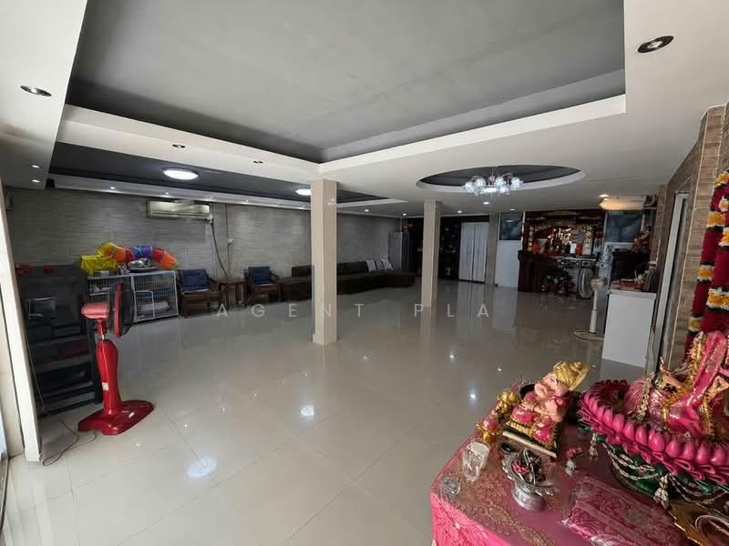 อาคารพาณิชย์ให้เช่าใจกลางสาทร | ตึกแถวตีทะลุ 3 คูหา ขนาด 378 ตร.ม.(SPSAD4055), กรุงเทพ, ทุ่งวัดดอน, สาทร, กรุงเทพ, 378 ตร.ม., ตึกแถว-อาคารพาณิชย์ ให้เช่า, โดย Agent Pla, 500386540 - DDproperty.com